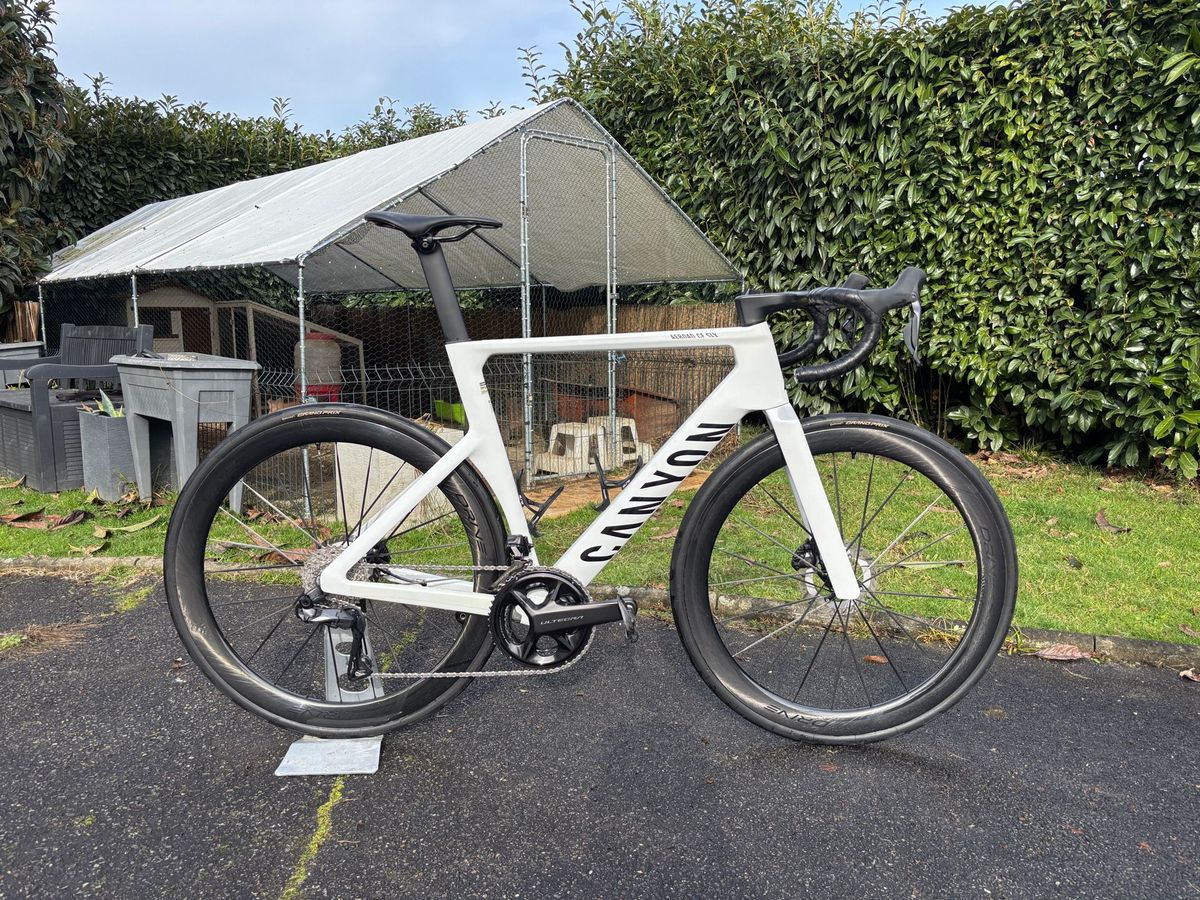 Canyon Aeroad CF SLX 8 Di2 2026 | buycycle