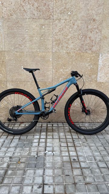 Specialized Men's Epic Expert 2020 2020 Mountainbike usato, Blu — immagine 1 di 6