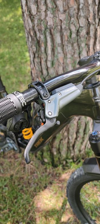 Used Trek Slash 9.8 GX AXS T-Type Gen 6 2025 2025 Mountainbike, Green, 27.5, 29 — image 24 of 26