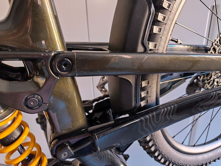 Used Trek Slash 9.8 GX AXS T-Type Gen 6 2025 2025 Mountainbike, Green, 27.5, 29 — image 34 of 36