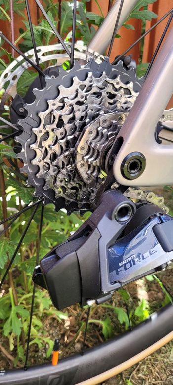 Used Scott Addict RC 10 2022 2022 Road & Gravel — image 5 of 10
