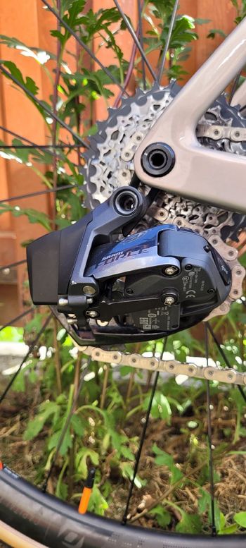 Used Scott Addict RC 10 2022 2022 Road & Gravel — image 6 of 10