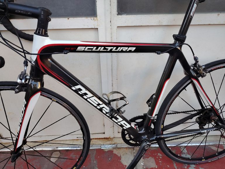 Used Merida Scultura CF 907 2014 2014 Road & Gravel, White — image 1 of 7