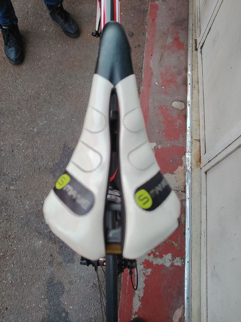 Used Merida Scultura CF 907 2014 2014 Road & Gravel, White — image 3 of 7