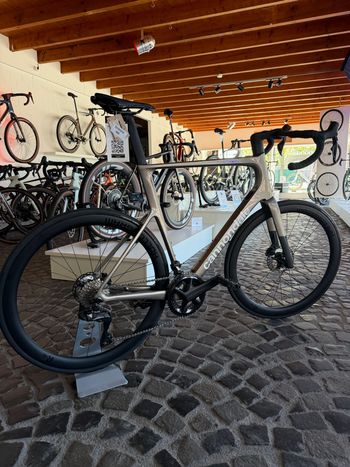 Used Cannondale SuperSix EVO Shimano Ultegra Di2 2025 Road & Gravel — image 3 of 5