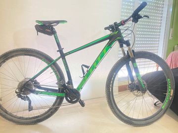 Used Scott Scale Shimano Deore XT 2018 Mountainbike, Green — image 1 of 5