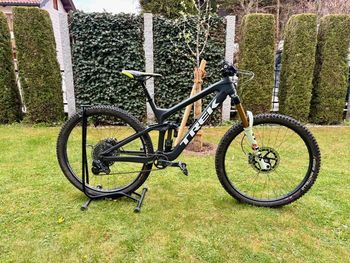 Trek, Trek Slash Industry Nine Hydra Zipp Zero Moto Carbon SRAM X01