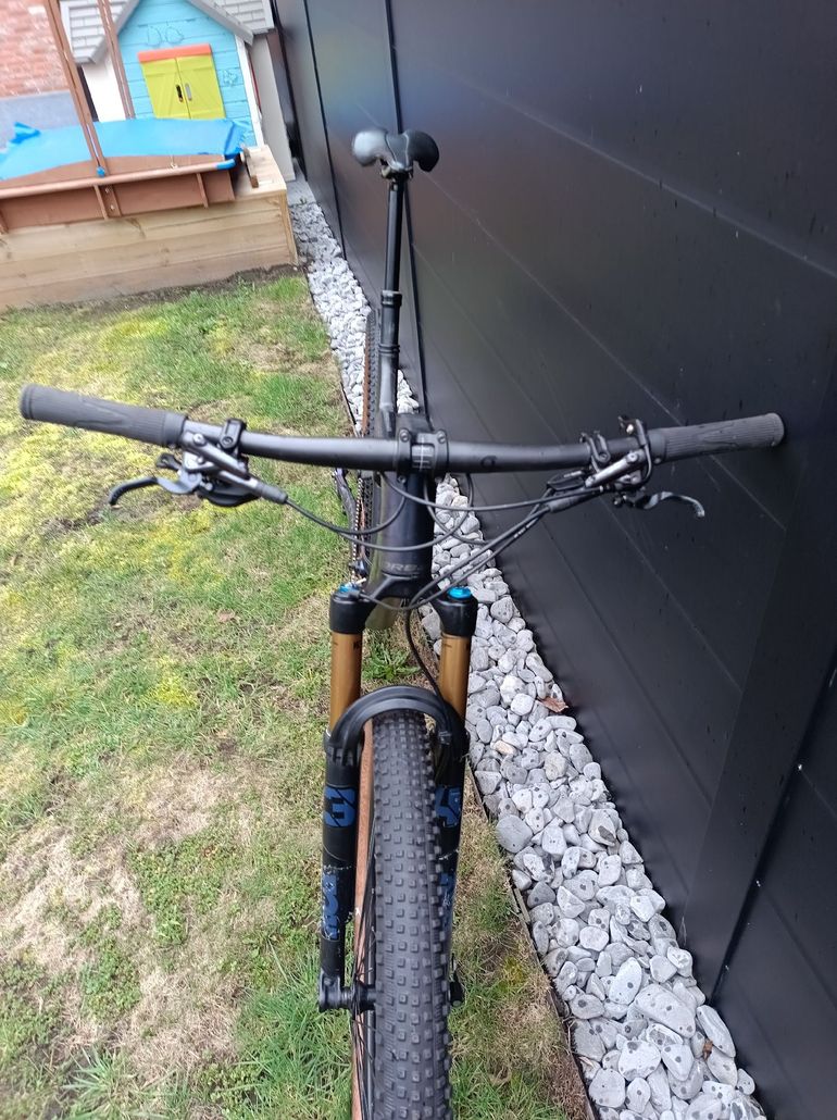 Used Orbea Oiz Shimano XTR 2024 Mountainbike, Blue — image 6 of 9