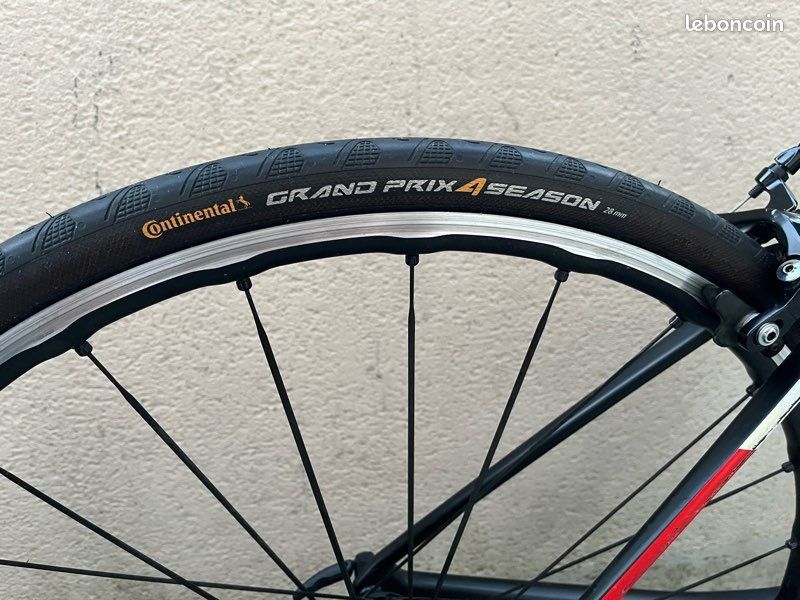 Used CUBE ATTAIN GTC 2017 2017 Road & Gravel, Black — image 10 of 12