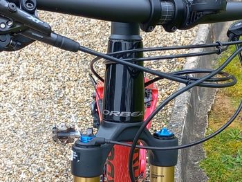 Used Orbea Oiz Shimano Deore XT 2022 Mountainbike, Red, 29 — image 2 of 8