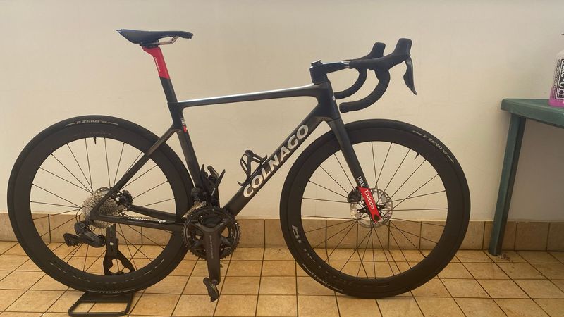 Gebrauchtes Colnago V4Rs Disc Ultegra Di2 8100 w/Fulcrum Racing 600 Wheels 2024 Frameset 2024 Road & Gravel