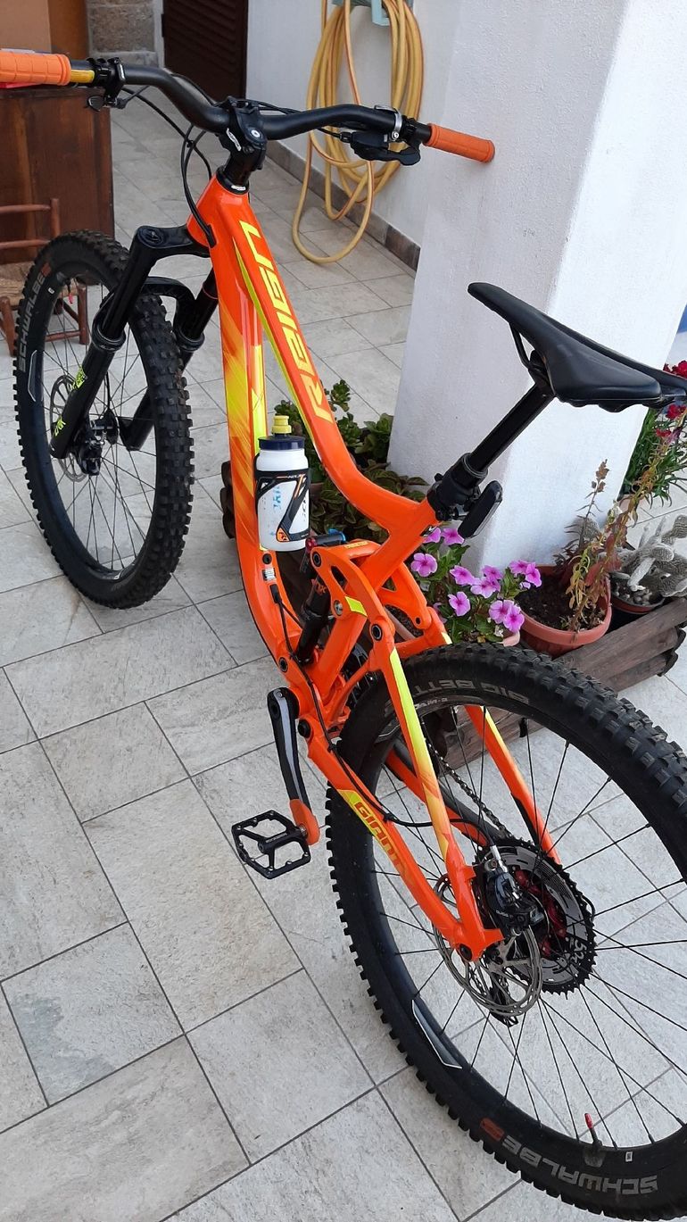 Used Giant Reign SX 2018 2018 Mountainbike, Orange, 27.5 — image 2 of 5
