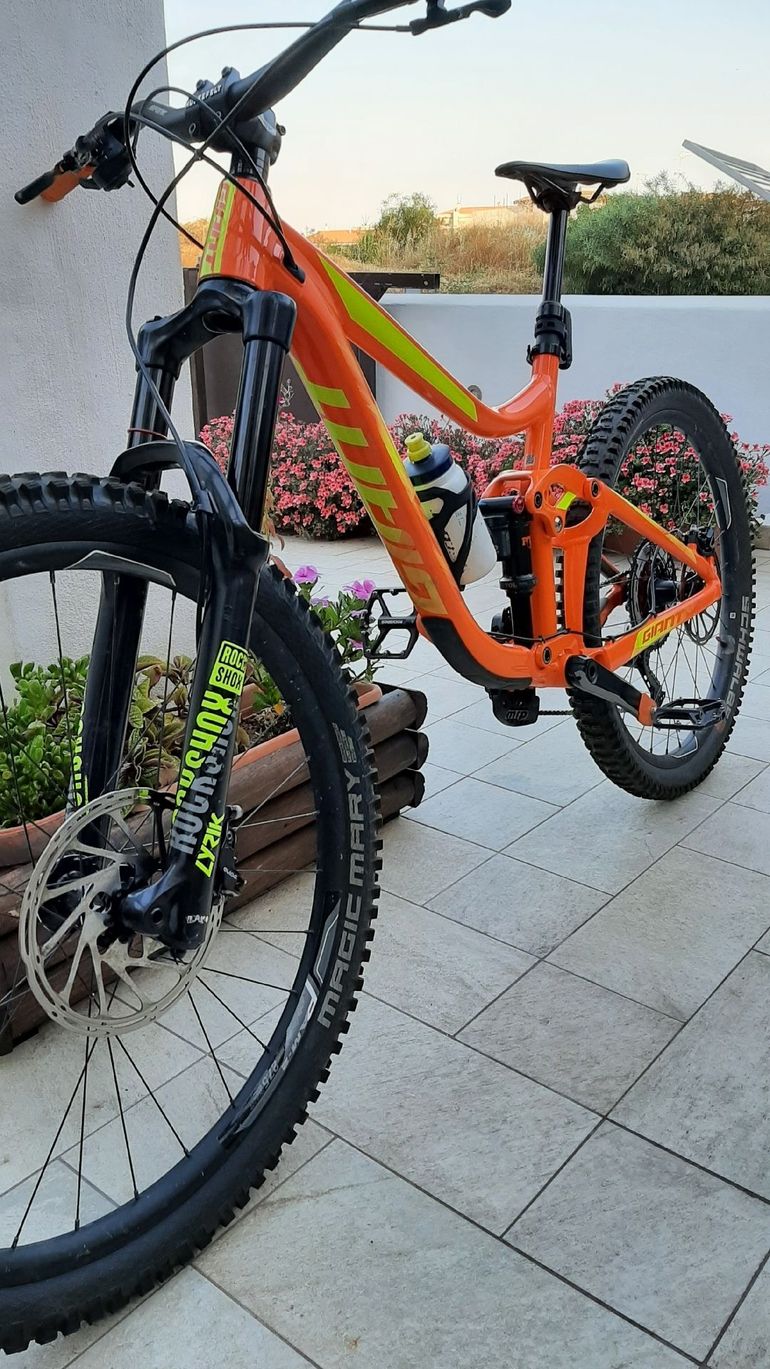 Used Giant Reign SX 2018 2018 Mountainbike, Orange, 27.5 — image 1 of 5