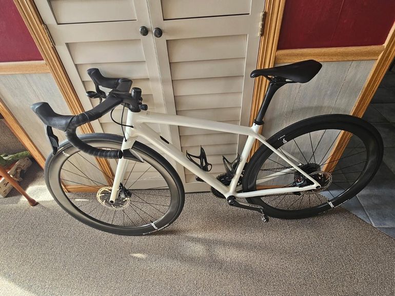 Used Specialized Aethos Pro - SRAM Force eTap AXS 2021 2021 Road & Gravel, White — image 1 of 10