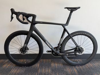 Used Trek Madone SLR 7 AXS Gen 8 2026 2026 Road & Gravel, Black — image 6 of 9