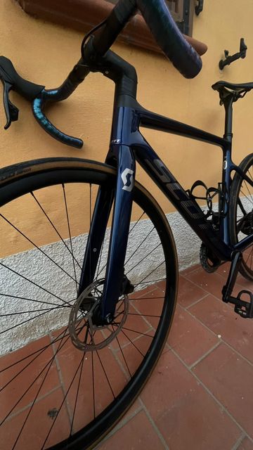Tweedehands Scott Addict 10 2022 2022 Road & Gravel — afbeelding 2 van 8