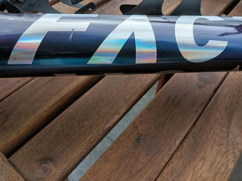 Used Factor Ostro Vollcarbon 56 Frameset 2024 Road & Gravel, Violett — image 5 of 9
