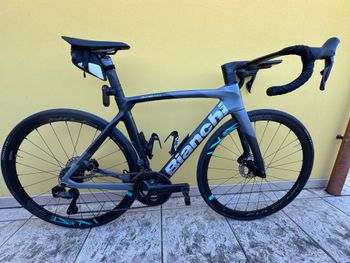 Bianchi, Oltre XR4 - Ultegra Di2 2022