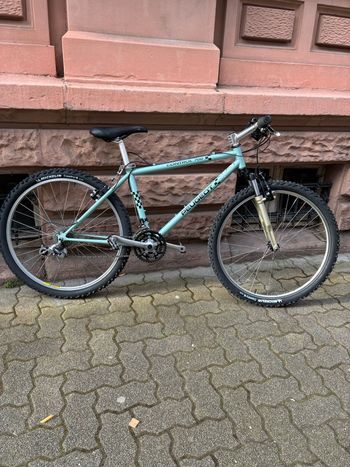 Used Peugeot Peugeot Custom Shimano Deore 1992 Mountainbike, Green, 26 — image 2 of 8