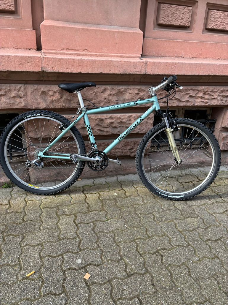 Used Peugeot Peugeot Custom Shimano Deore 1992 Mountainbike, Green, 26 — image 2 of 8