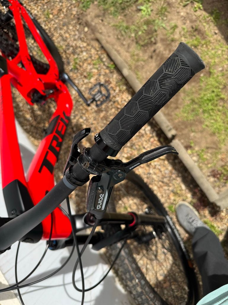 Used Trek Slash 7 Gen 5 2021 2021 Mountainbike, Red, 29 — image 10 of 15