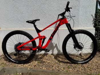 Used Trek Slash 7 Gen 5 2021 2021 Mountainbike, Red, 29 — image 1 of 15