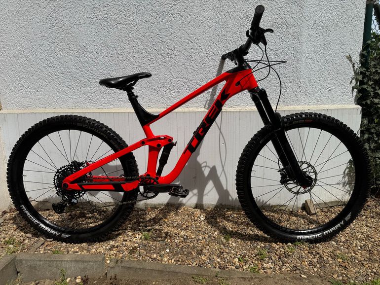 Used Trek Slash 7 Gen 5 2021 2021 Mountainbike, Red, 29 — image 1 of 15