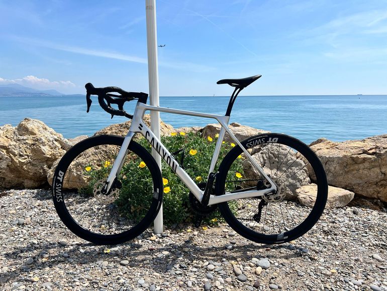 Used Canyon Endurace CF 7 Di2 2025 2025 Road & Gravel, Hellgrau — image 2 of 9