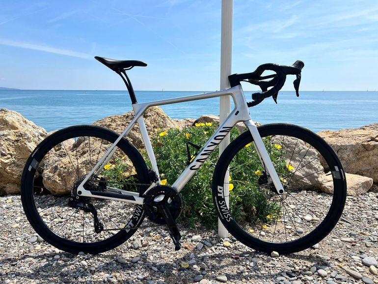 Used Canyon Endurace CF 7 Di2 2025 2025 Road & Gravel, Hellgrau — image 1 of 9
