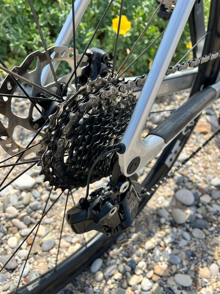 Used Canyon Endurace CF 7 Di2 2025 2025 Road & Gravel, Hellgrau — image 8 of 9