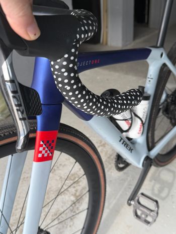 Used Trek Checkmate SLR 8 AXS 2025 2025 Road & Gravel, Blue — image 6 of 13