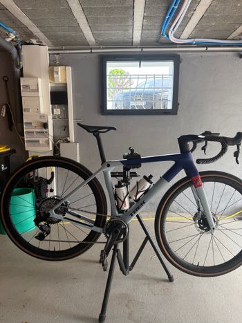 Used Trek Checkmate SLR 8 AXS 2025 2025 Road & Gravel, Blue — image 7 of 13