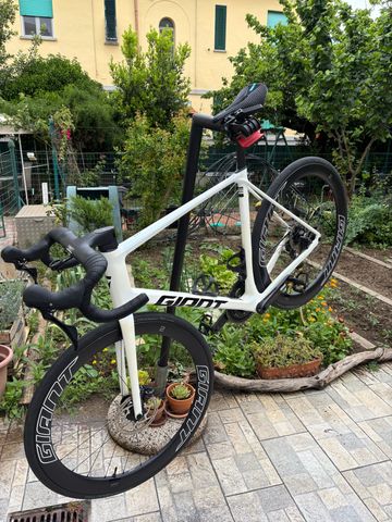 Brugt Giant TCR Advanced 2 KOM 2025 2025 Road & Gravel — billede 13 af 15