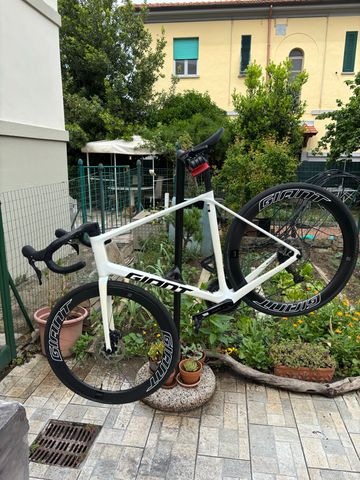 Brugt Giant TCR Advanced 2 KOM 2025 2025 Road & Gravel — billede 5 af 15