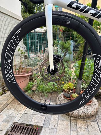 Used Giant TCR Advanced 2 KOM 2025 2025 Road & Gravel, White — image 6 of 28