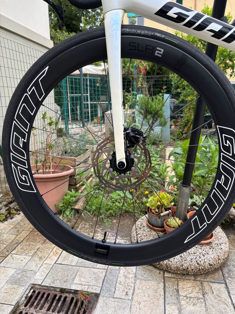 Used Giant TCR Advanced 2 KOM 2025 2025 Road & Gravel, White — image 6 of 28
