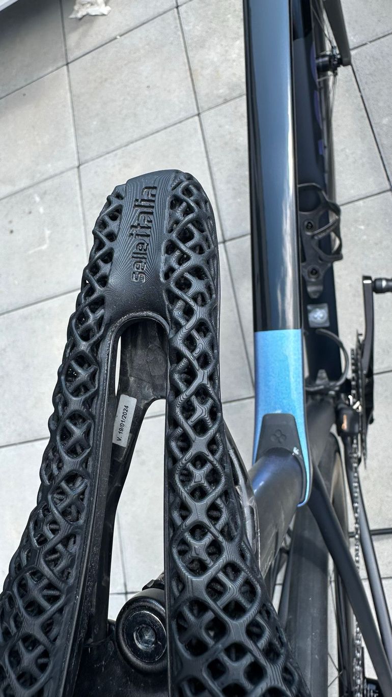 Used Colnago C68 Allroad Shimano Dura Ace Di2 2025 2025 Road & Gravel, Black — image 4 of 13