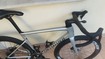 Used Specialized Tarmac SL8 Pro - Shimano Ultegra Di2 2024 2024 Road & Gravel, White — image 4 of 6