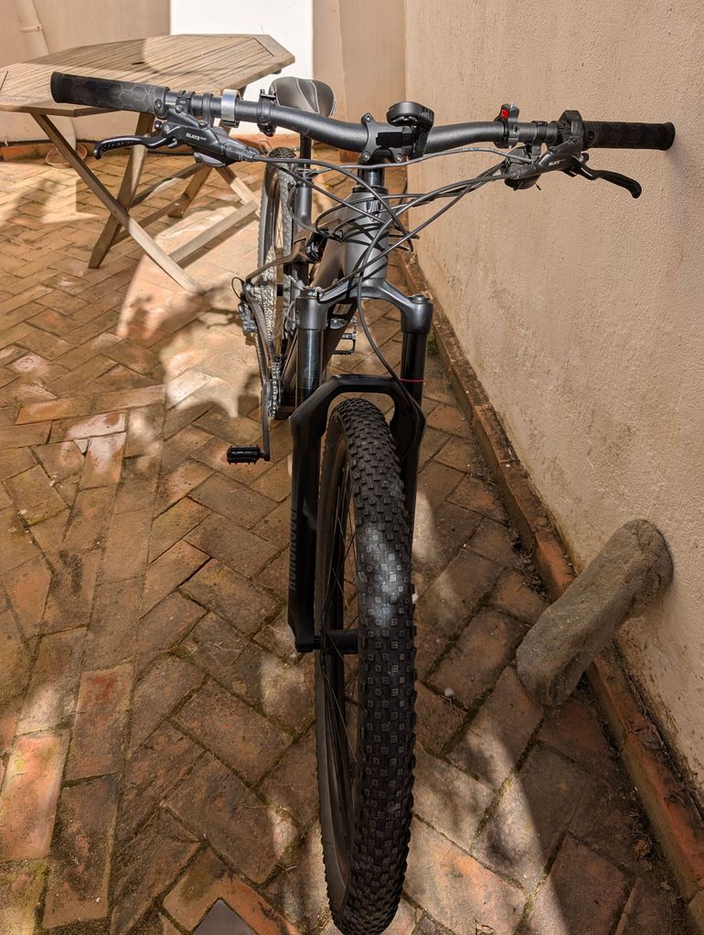 Used Trek E-Caliber 9.6 Gen 2 2022 2022 Mountainbike — image 6 of 8