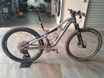 Brugt Canyon Lux Trail CF 9 2024 2024 Mountainbike — billede 3 af 3