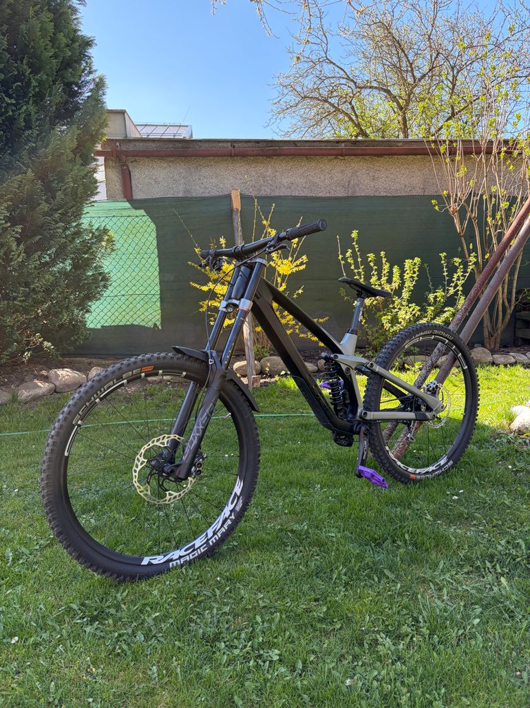 Used CUBE TWO15 HPC SLT 2022 2022 Mountainbike, Black, 29 — image 2 of 5