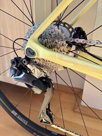 Used Canyon Endurace CF SL 8 Di2 2023 2023 Road & Gravel — image 7 of 9