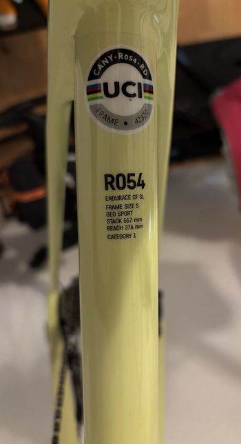 Used Canyon Endurace CF SL 8 Di2 2023 2023 Road & Gravel — image 6 of 9