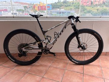 Brugt Scott Spark RC World Cup 2025 2025 Mountainbike — billede 1 af 15