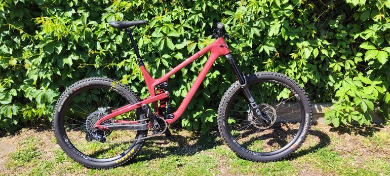 Used Propain Tyee CF 27.5 2021 2021 Mountainbike, Red — image 1 of 9