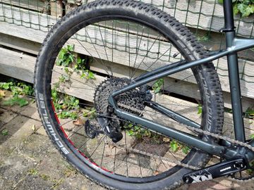 Used CUBE ANALOG 2022 2022 Mountainbike, Red, 29 — image 7 of 14
