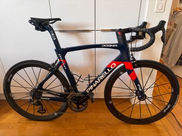 Tweedehands Pinarello DOGMA F12 DURA ACE Di2 Rim 2022 2022 Road & Gravel