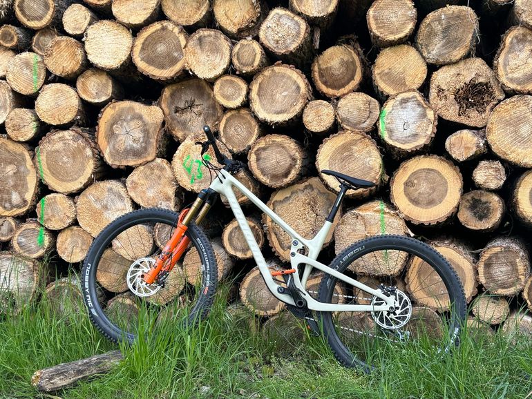 Used Propain Hugene Frameset Mountainbike, Light Gray — image 1 of 2