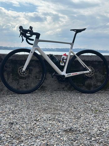 Used Focus IZALCO MAX 8.7 2024 2024 Road & Gravel, White — image 1 of 3