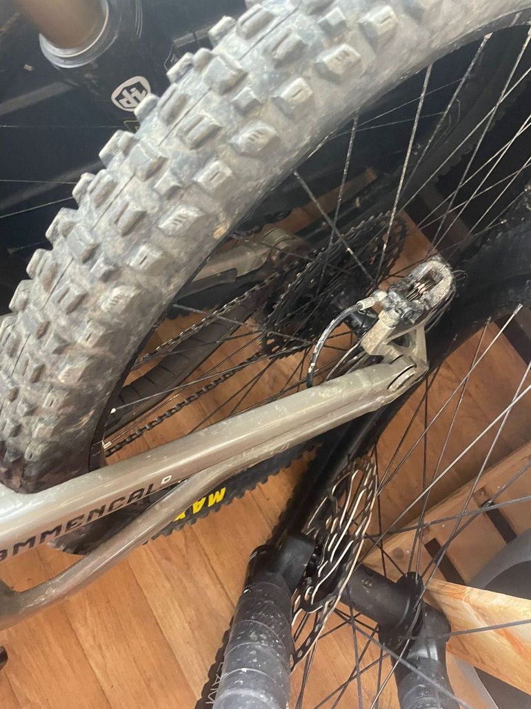 Used Commencal META SX RIDE 2022 2022 Mountainbike, Negro — image 3 of 3